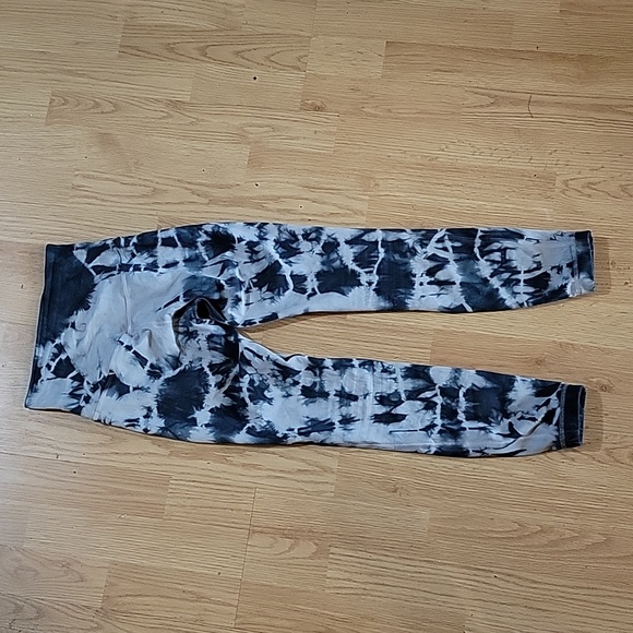 Lululemon Silver Gunmetal Grey Cream Tie Dye Align Leggings Pants Size 2 25" - Picture 2 of 2